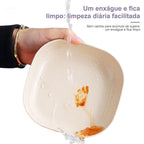 Kit com 30 Pratos Com Base Plásticos Duros Reutilizáveis - AvexaKit com 30 Pratos Com Base Plásticos Duros ReutilizáveisAvexa